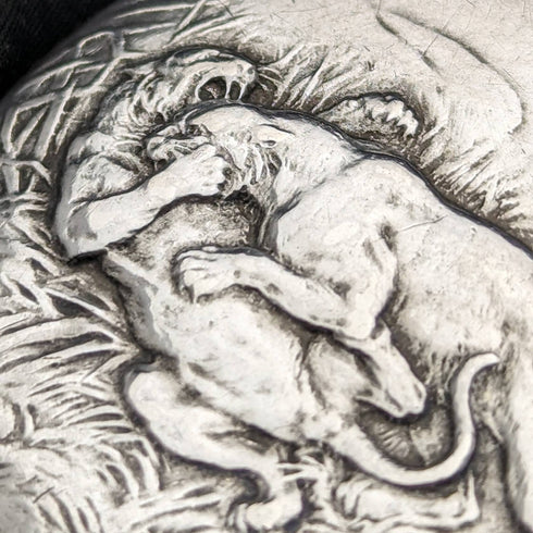 1910年頃 アンティーク ユリス・ナルダン 懐中時計 猛獣彫刻 銀側ハンターケース 動作良好